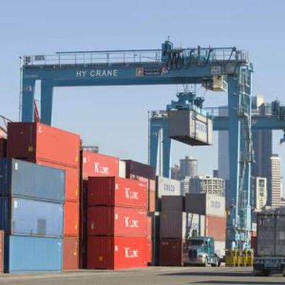 Grúa portuaria para carga y descarga de contenedores